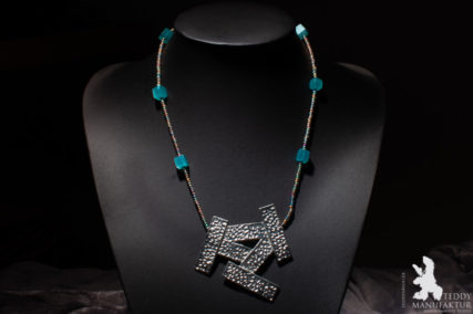 Produktfotos Halsketten aus Perlen, Modeschmuck.